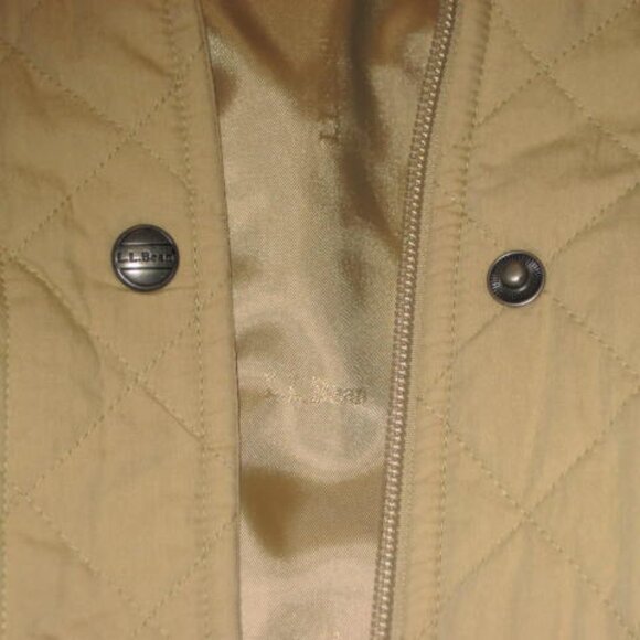 L.L. Bean Medium Petite Tan Quilted Snap Long Coat Thermore Chore Barn Excellent - Picture 14 of 16